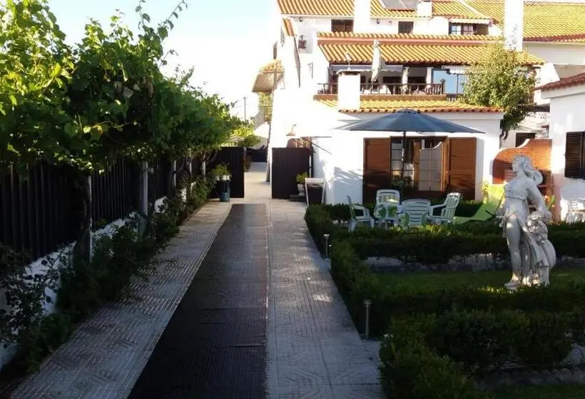 Majatalo Country House Alfarim