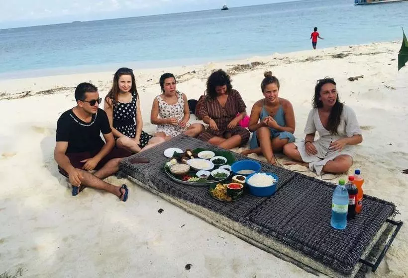 پانسیون Marinabay Villa Himandhoo