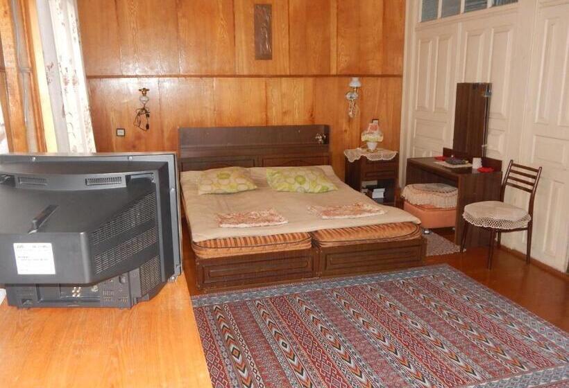 پانسیون Savanna House Jvari