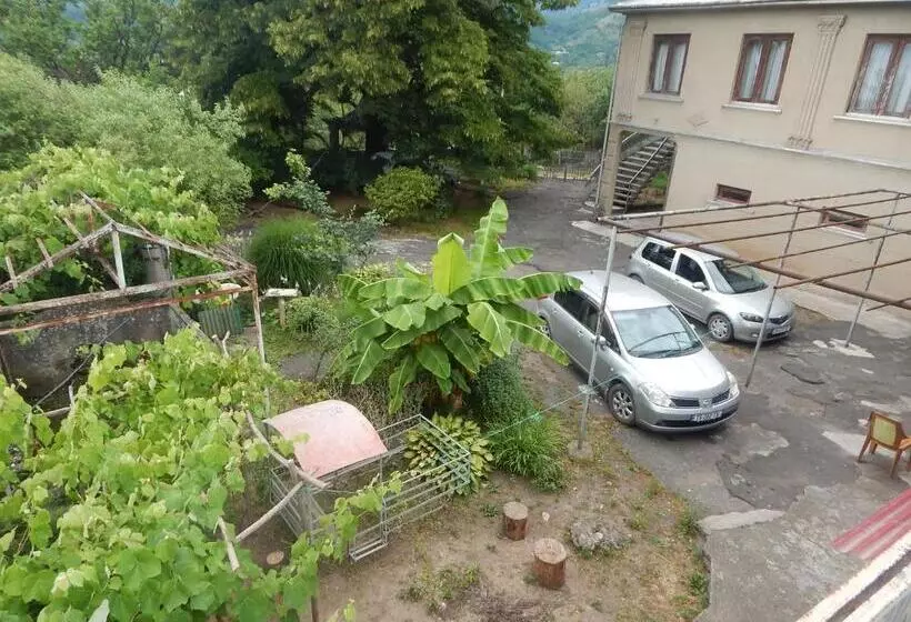 پانسیون Savanna House Jvari