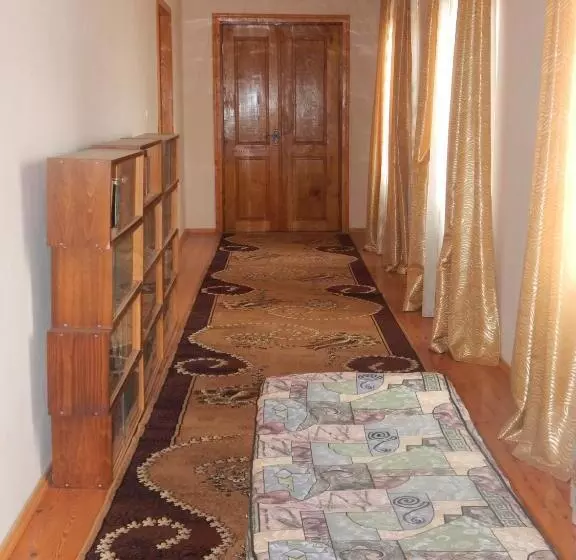 پانسیون Savanna House Jvari