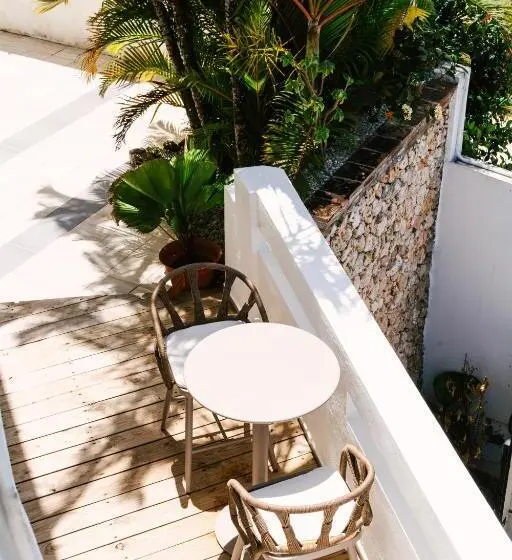 هتل Kainos Tropical Boutique