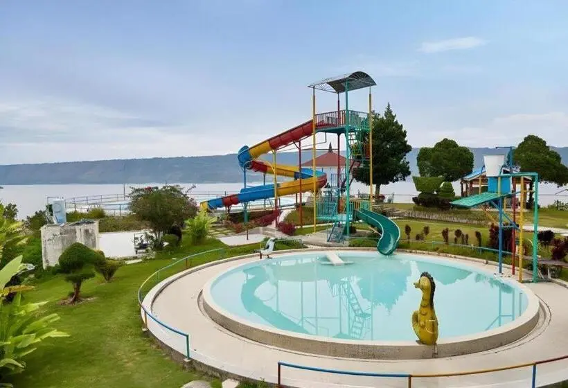 استراحتگاه Patra Parapat