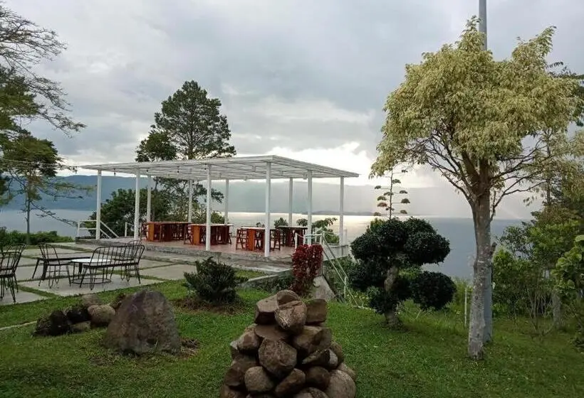 استراحتگاه Patra Parapat