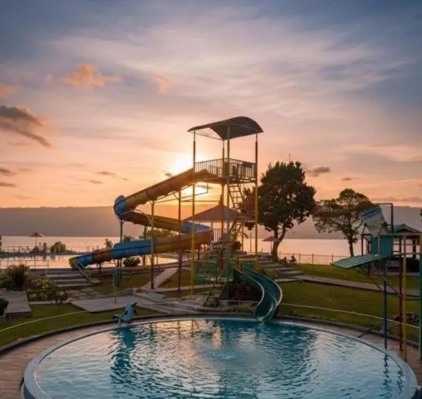 استراحتگاه Patra Parapat