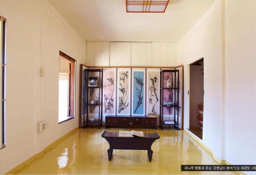 Bed and Breakfast Bukchondaek