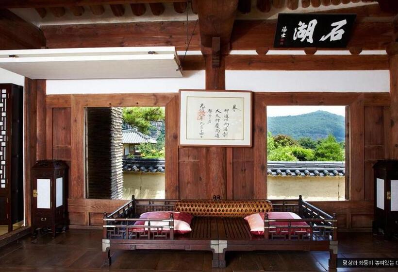 Bed and Breakfast Bukchondaek