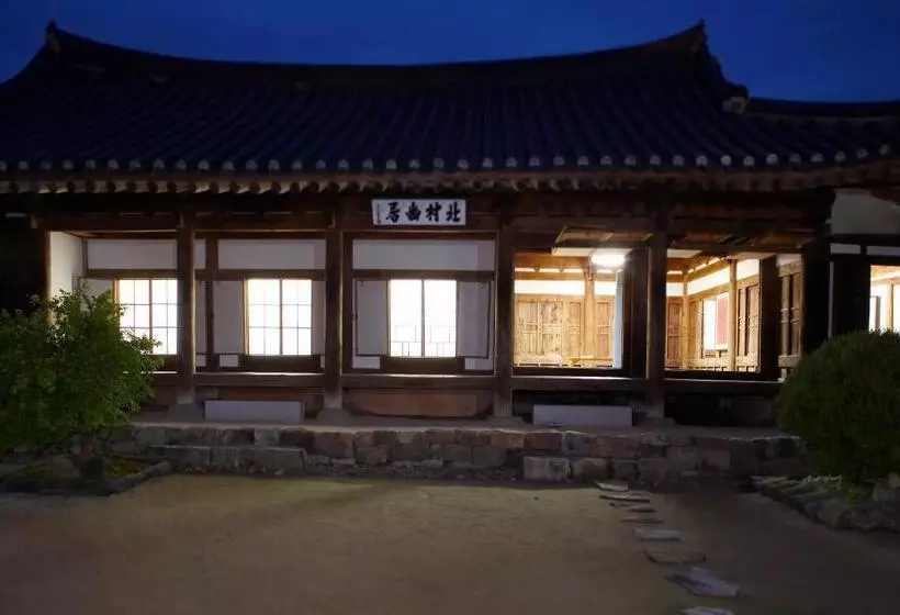 تختخواب و صبحانه Bukchondaek