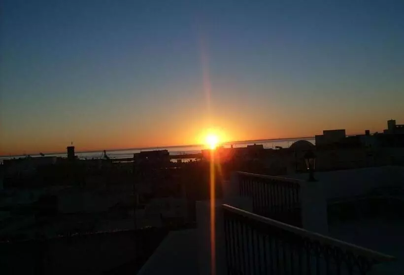 تختخواب و صبحانه Dar Baaziz