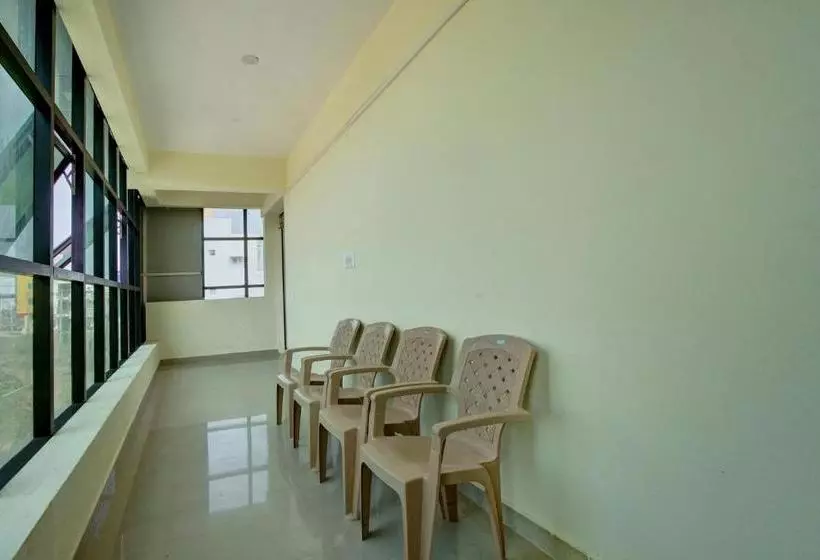 ホテル Oyo 27879 Mysuru Inn