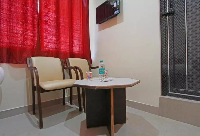ホテル Oyo 27879 Mysuru Inn