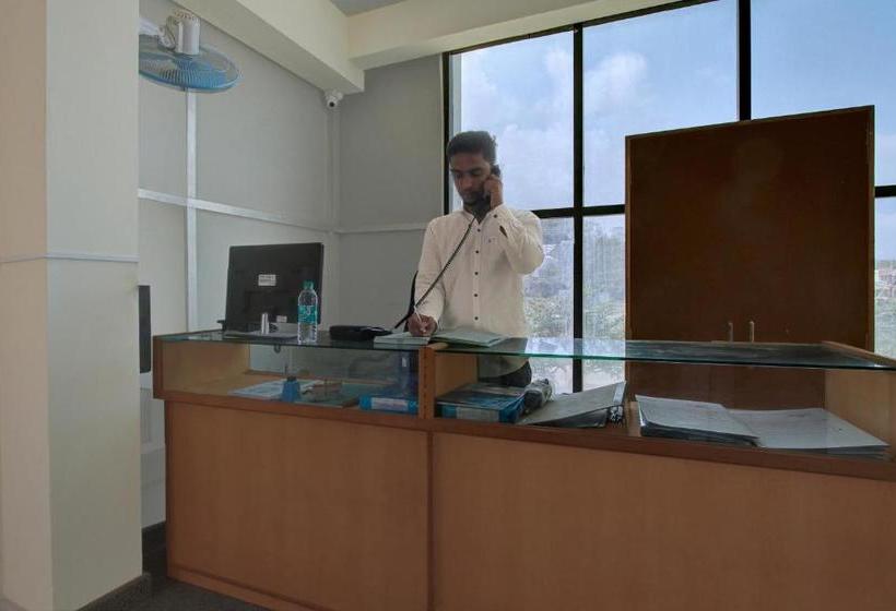 Hotell Oyo 27879 Mysuru Inn