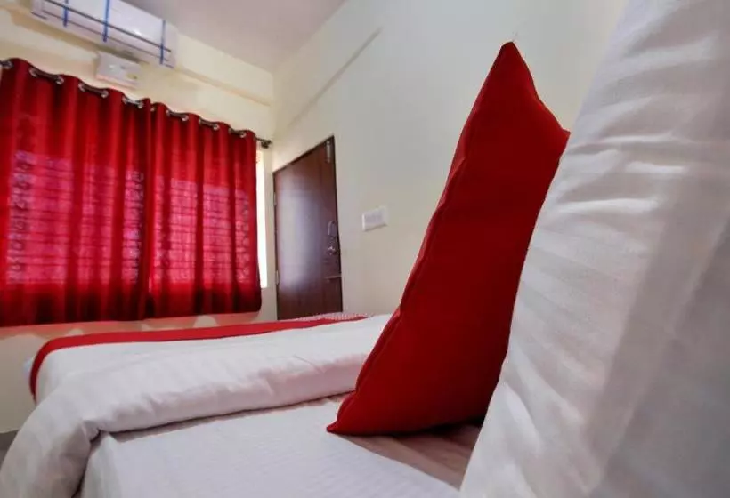 ホテル Oyo 27879 Mysuru Inn