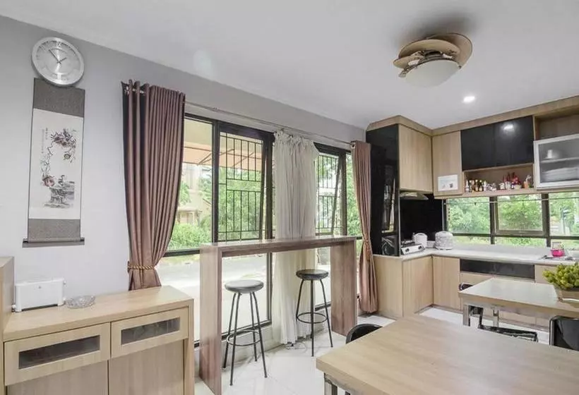 Majatalo Reddoorz Plus Near Lippo Cikarang Mall 2