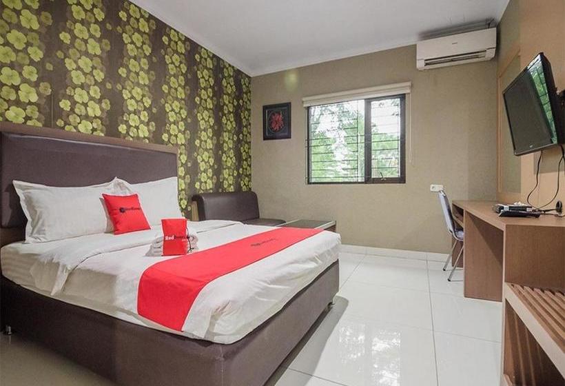 פנסיון Reddoorz Plus Near Lippo Cikarang Mall 2