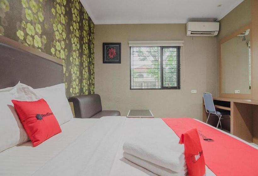 פנסיון Reddoorz Plus Near Lippo Cikarang Mall 2