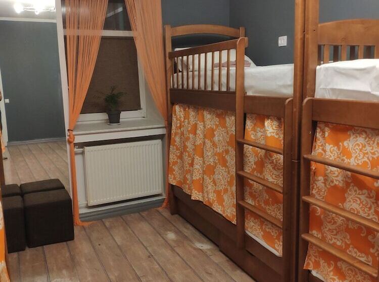 هاستل Friends Forever