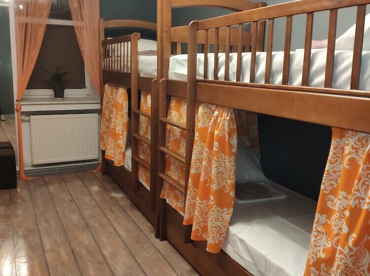 هاستل Friends Forever