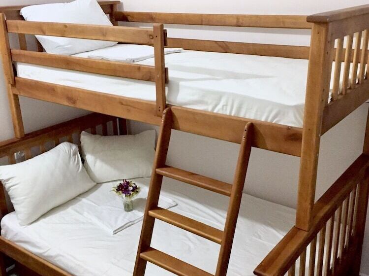 هاستل Friends Forever