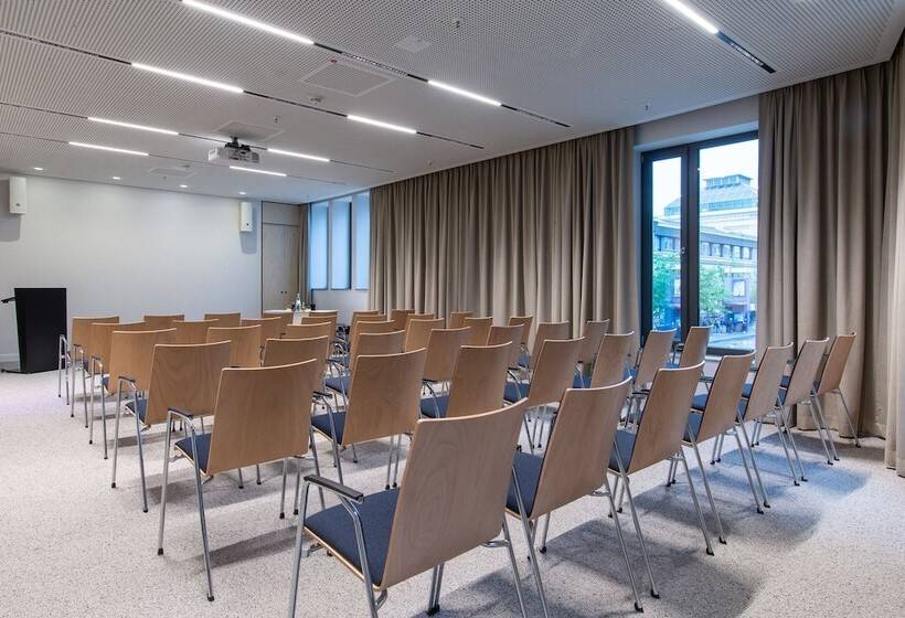 בית מלון כפרי Hilton Garden Inn Mannheim