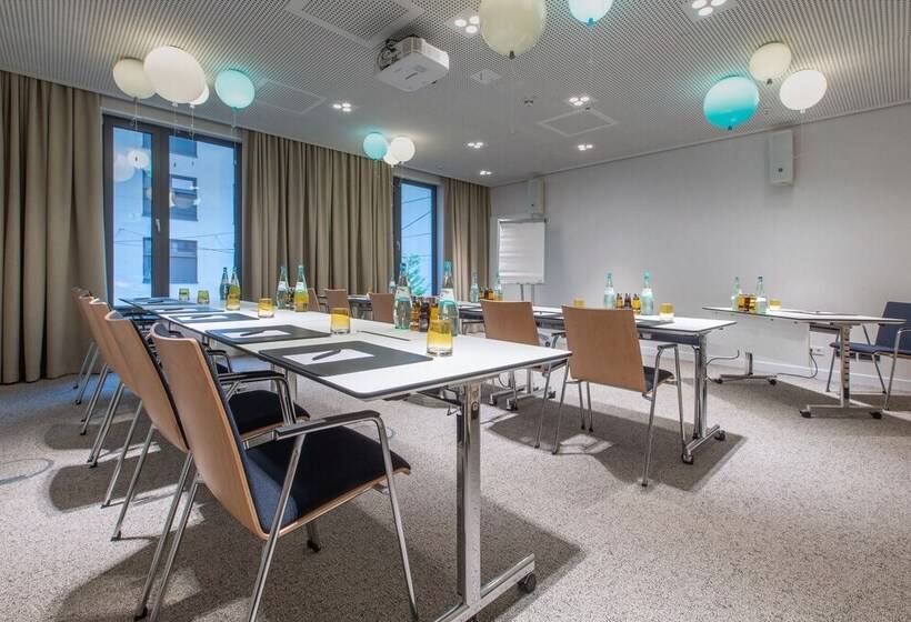 בית מלון כפרי Hilton Garden Inn Mannheim