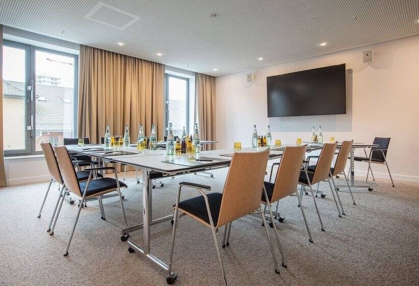 בית מלון כפרי Hilton Garden Inn Mannheim