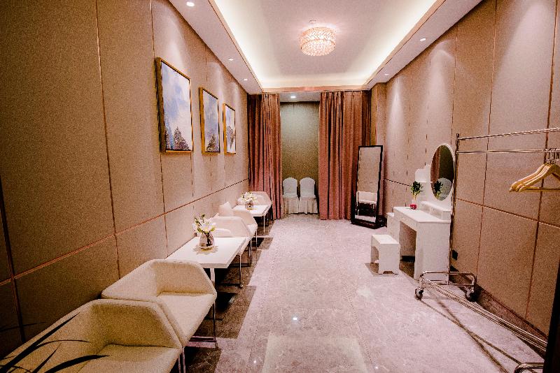 Отель Holiday Inn Express Yinchuan Downtown, An Ihg