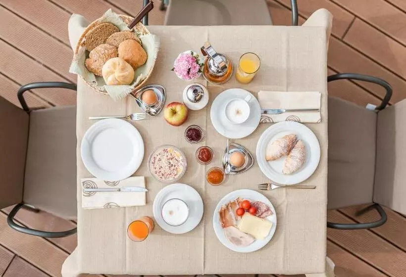 Aparthotel Abiná Lana Höhe