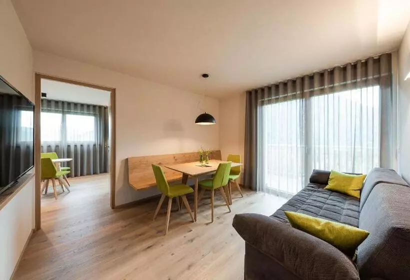 Aparthotel Abiná Lana Höhe