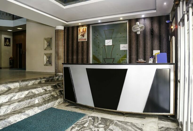 Oyo 28071 Hotel Prakash Regency