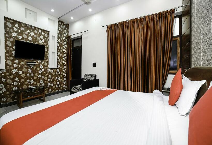 Oyo 28071 Hotel Prakash Regency