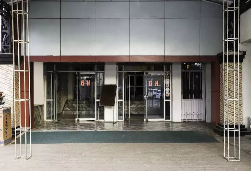 Oyo 28071 Hotel Prakash Regency