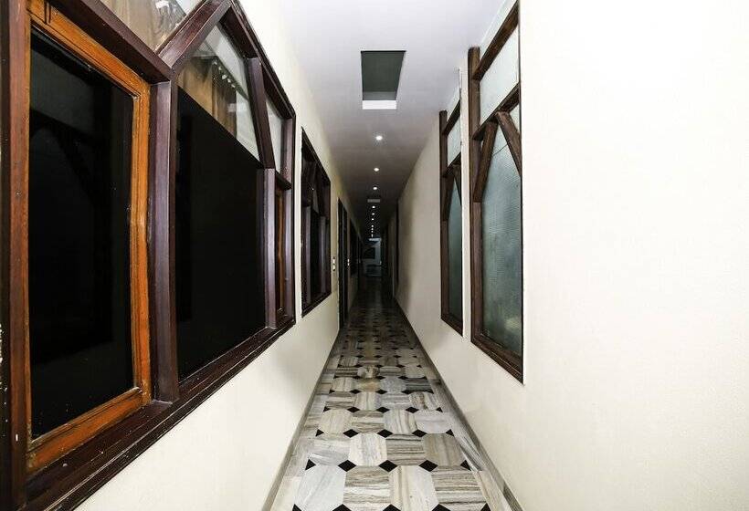 Oyo 28071 Hotel Prakash Regency