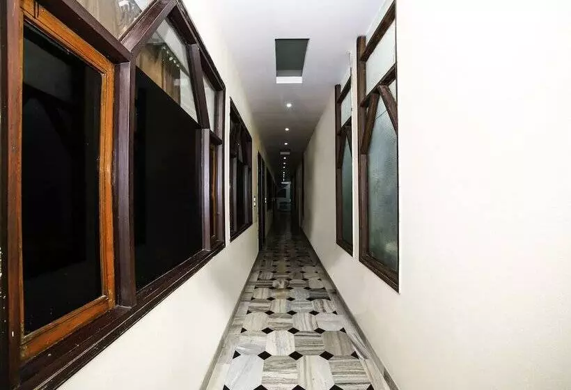 Oyo 28071 Hotel Prakash Regency