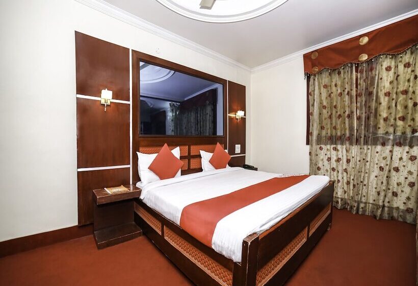 Oyo 28071 Hotel Prakash Regency