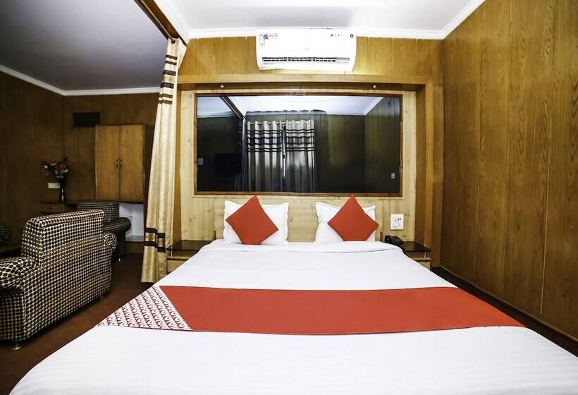 Oyo 28071 Hotel Prakash Regency