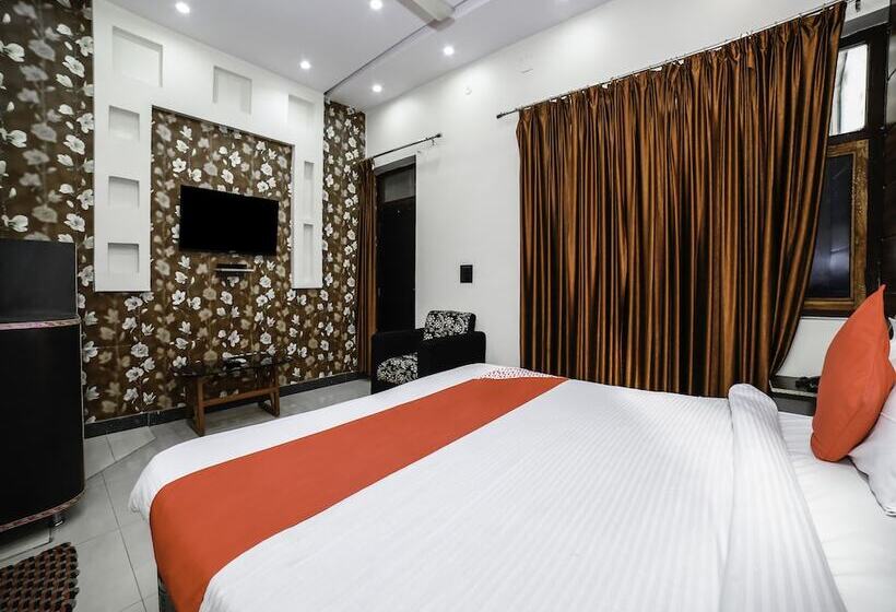 Oyo 28071 Hotel Prakash Regency