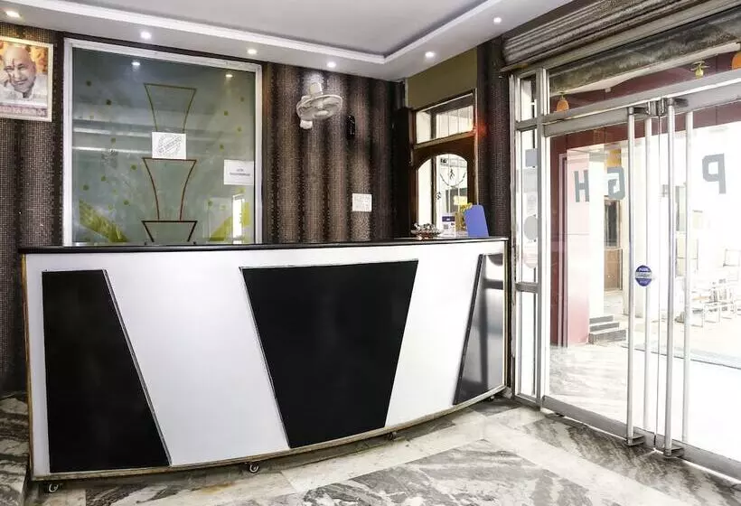 Oyo 28071 Hotel Prakash Regency