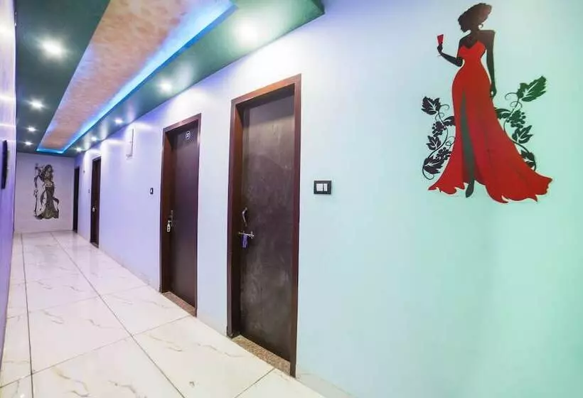 Oyo 28141 Hotel Mamta Paradise