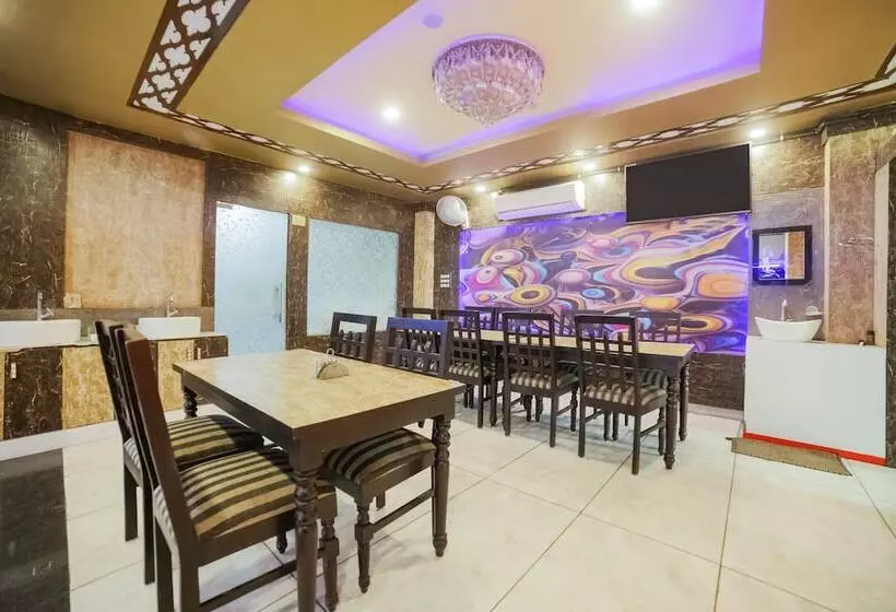 Oyo 28141 Hotel Mamta Paradise