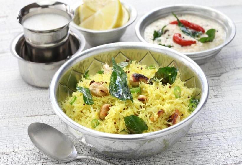 Oyo 28355 Hotel Raj Mahal