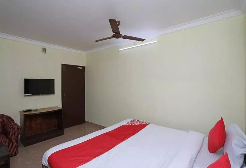 Oyo 28355 Hotel Raj Mahal