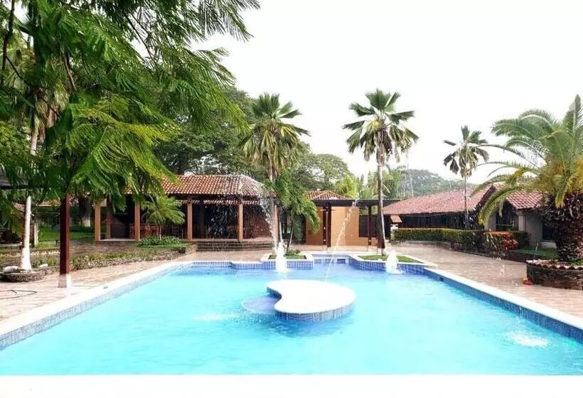 هتل Hacienda Gualiqueme