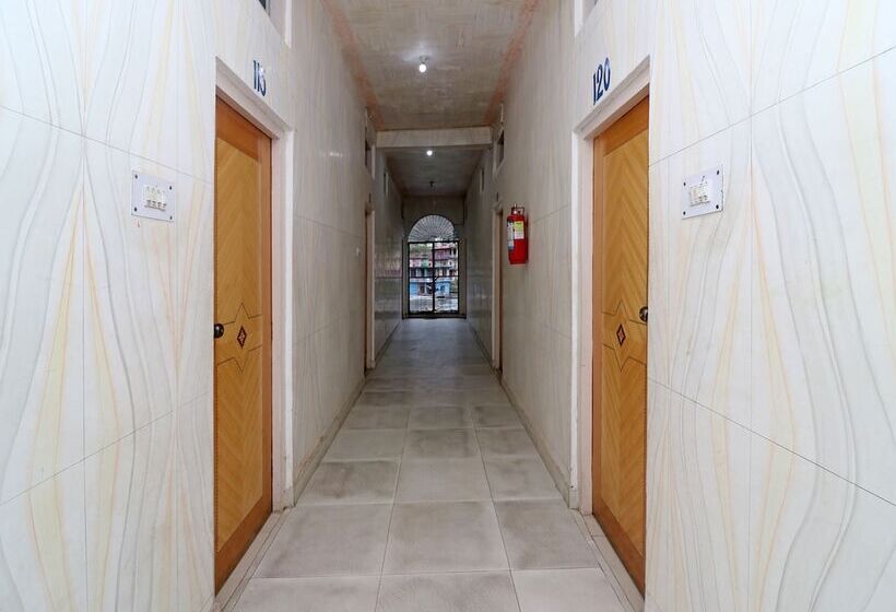 فندق Oyo 27935 Riverview Resort