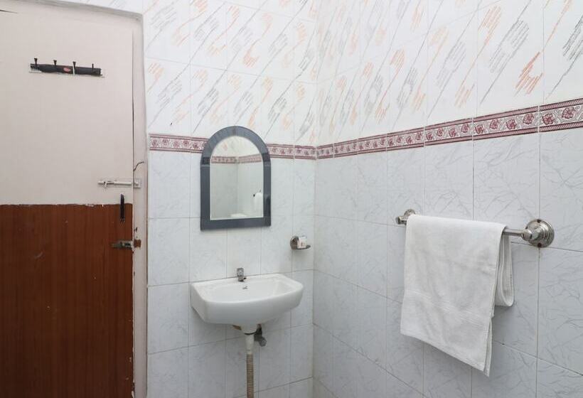 فندق Oyo 27935 Riverview Resort