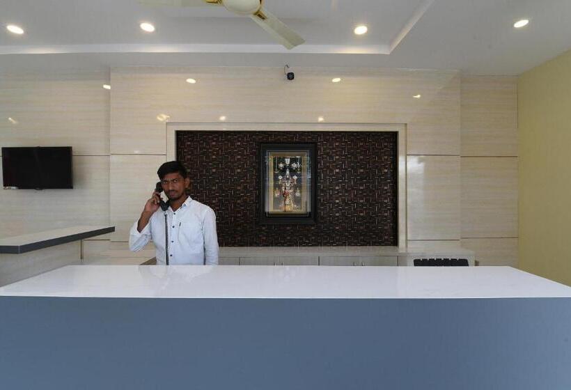 Oyo 27635 Hotel Haripriya