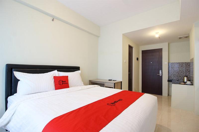 פנסיון Reddoorz Plus @ Laksda Adisucipto Street