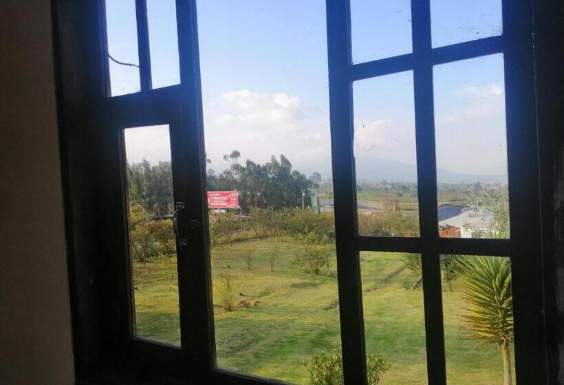 ユースホステル Hostería El Tisaleño