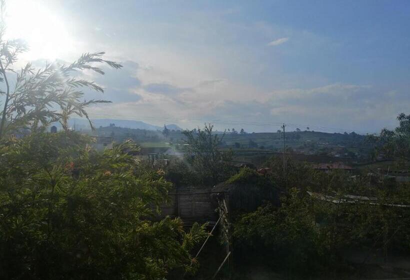 ユースホステル Hostería El Tisaleño