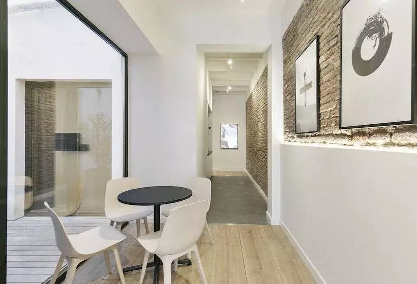 ホテル Arte Suites By Olala Homes